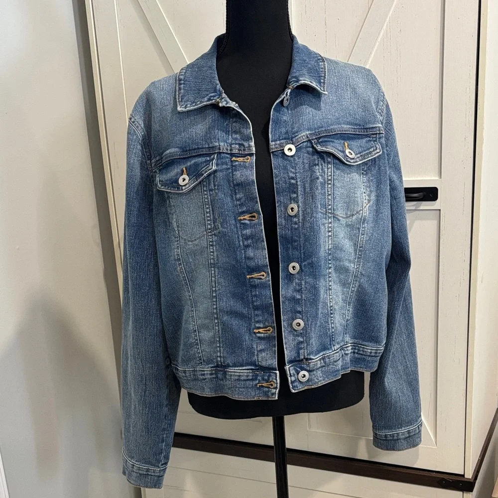 Jessica Simpson Jean Jacket 🔹Classic Blue NWOT - Picture 1 of 5